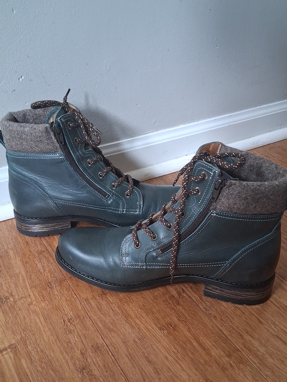 Taos Cutie Teal Leather Lace-Up Ankle Boots Size 41